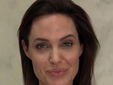 Míg Angelina Jolie beteg, addig a fiúk tartják a frontot