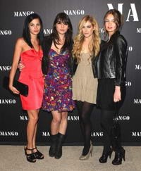 Egy csokor Mango-lány: Leight Lezark, Daisy Lowe, Riley Keough, Marie-Ange Casta