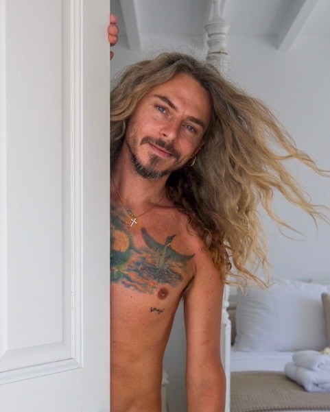 Steiner Kristóf írásaival, főleg a mentális egészség témakörében, ezentúl rendszeresen találkozhatnak olvasóink a GLAMOUR oldalán