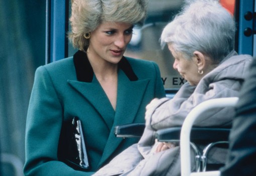 Hogy férhetett el egy emberben ennyi szeretet? 10 lélekemelő fotó Diana hercegnéről, amit minél több embernek látnia kell