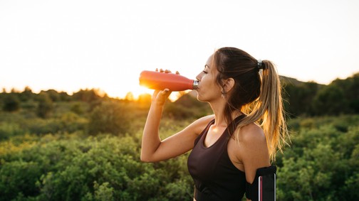 Egészen félelmetes következménye lehet, ha nem mosod ki naponta a vizes kulacsodat