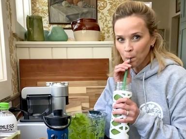 Reese Witherspoon ezt az isteni smoothie-t issza minden reggel, azonnal be kell iktatnod a napirendedbe