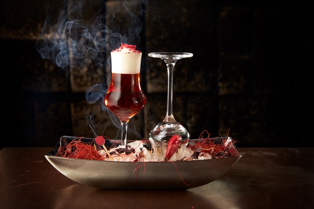 Még csak 21 éves, de már Budapest egyik legjobb koktélbárját irányítja