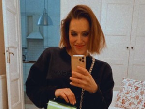 Kukkants be Pálmai Anna színésznő gardróbjába!