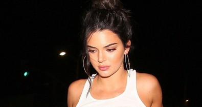 Kendall Jenner farmer, pólós szülinapi szettjét a 2 milliós diszkócsizma dobta fel