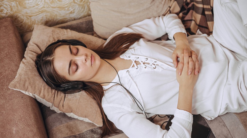 A lágy hangok hallgatása segíthet elaludni