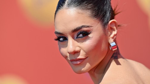 Nincs lehetetlen: Vanessa Hudgens 7 frizurát viselt egy este alatt 