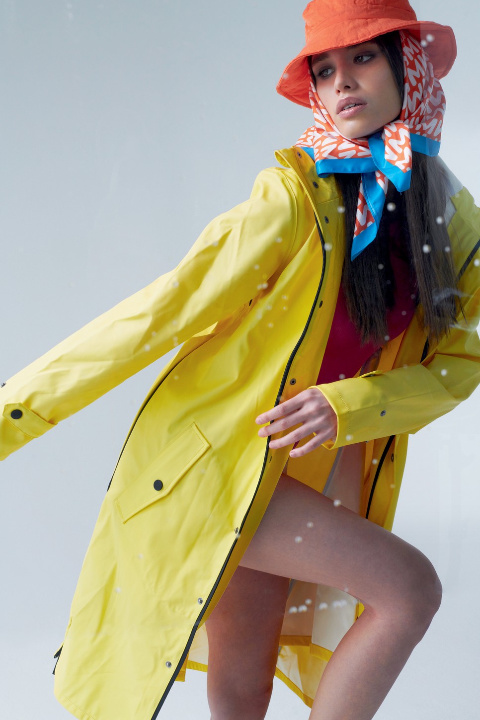 Ess, eső, ess! Élvezd a kedvenc esőkabátodban a zivatart