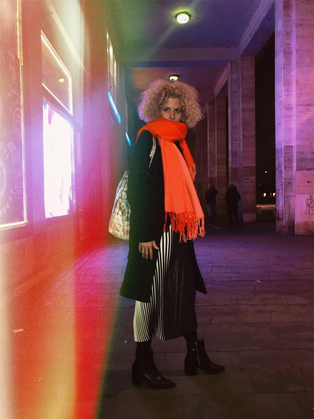 Izgalmas vizuális hatás Kormos Zsófi mai szettjében!