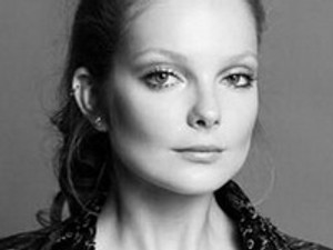 Gyönyörű félaktok Mihalik Enikőről!