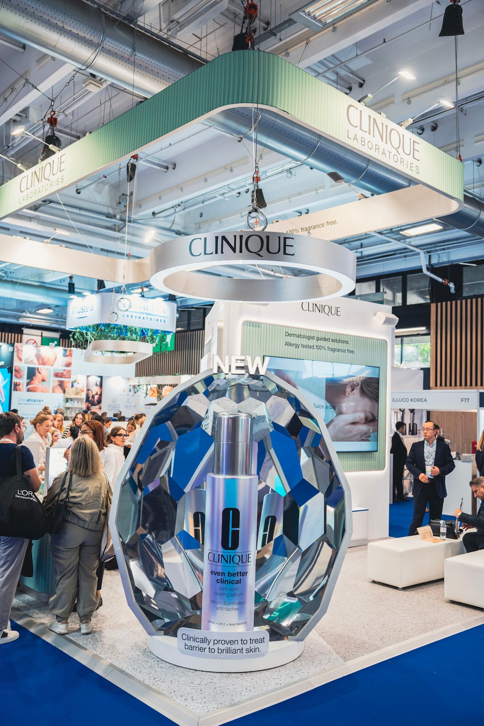 Európa legnagyobb bőrgyógyászati és venerológiai konferenciáján, Párizsban találkoztunk Janet Pardo-val