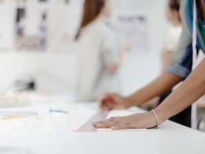 Az innováció, a kultúra és a fenntarthatóság témaköreiben keresik az „Év Divatipari Felfedezettjét”