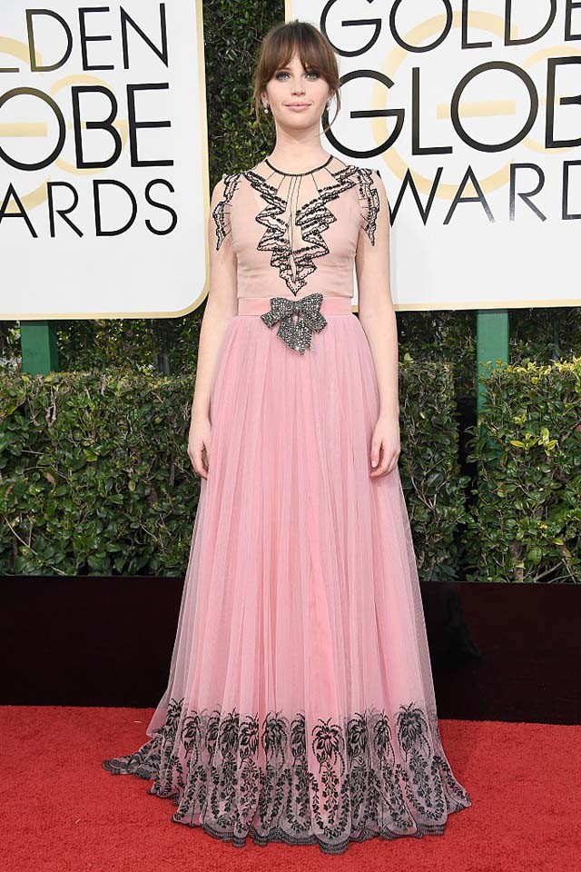 Felicity Jones, 74. Golden Globes, vörös szőnyeg