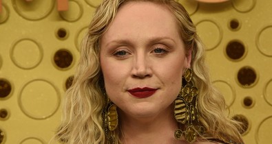 Mindenkit sokkolt: A Trónok harca Brienne-je Jézusnak öltözött az Emmy-gálára