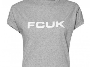 Nem volt nagyobb menőség ennél a pólónál az ezredfordulón, és most visszatér!