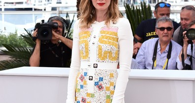 Emily Blunt Cannes-ban sziporkázik