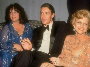 Nem bírták a változást, lehúzták a rolót az előkelő divatházak, akiket még mindig a divattörténelem legnagyobbjai között emlegetnek