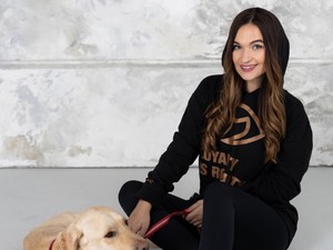 Hazai hírességek és sportolók állnak össze a vakvezető kutyák képzéséért már 2015 óta