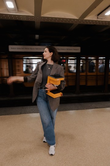 Az eldobható háztartási eszközök korában, amikor évente, kétévente új dolgokat kell venned, felüdülés lesz ez a tartós, javítható befektetésed: a Szarvasi kávéfőző a konyhád tartós, megbízható darabja lesz