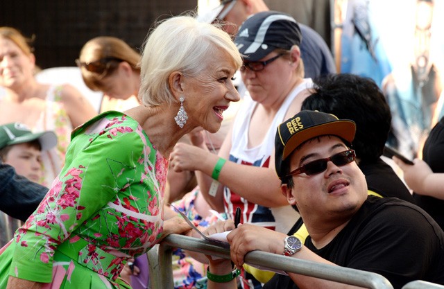 A hét sztárja a 73 éves Helen Mirren, aki a legcsodálatosabb és legvagányabb a vörös szőnyegen