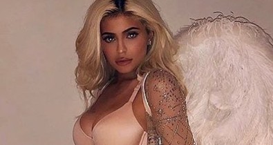 A Kardashian lányok ezzel az ultraszexi jelmezzel nyerték meg a halloweent