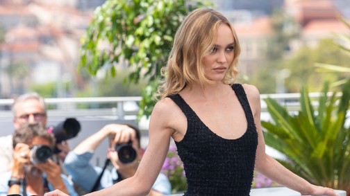 Lily-Rose Depp átlátszó felsője semmit sem takar, és nem kér érte elnézést