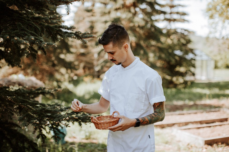 „Megélni szeretném a szakmámat, nem pedig belehalni” - interjú Farkas Richárd fine dining séffel