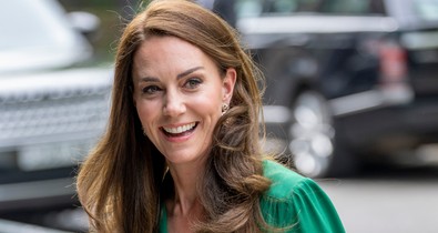 Katalin hercegné lenge ruhában várja a nyarat