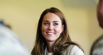 Kate Middleton visszatért a nyaralásról egy hihetetlenül sikkes szettben