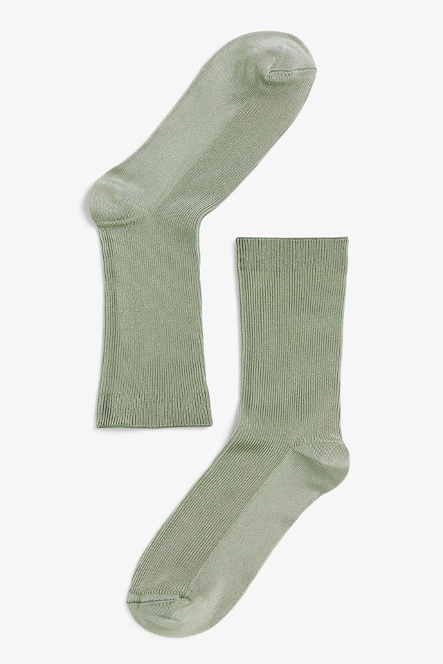 Pasztellzöld zokni MONKI 6 euró