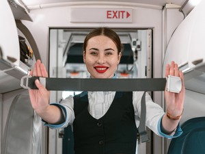 Légiutas-kísérő szeretnél lenni? Ennyi pénzt kell rászánnod