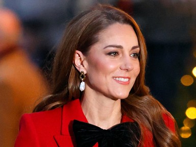 Ilyen volt Katalin hercegné első karácsonya a királyi családdal: már akkor is sugárzóan gyönyörű volt Vilmos herceg felesége