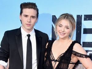 Brooklyn Beckham szerelemes sörözős szelfit posztolt