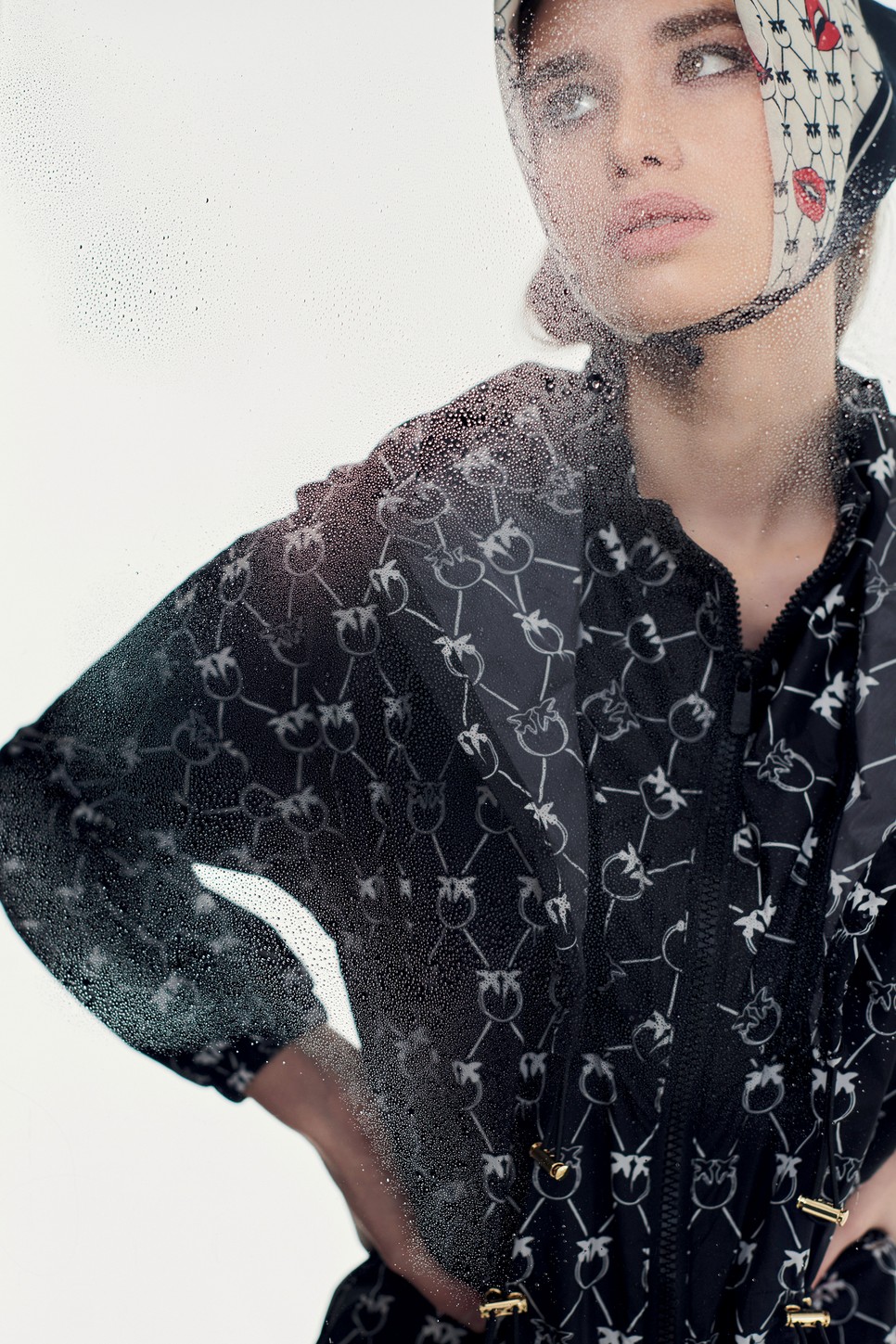 Ess, eső, ess! Élvezd a kedvenc esőkabátodban a zivatart