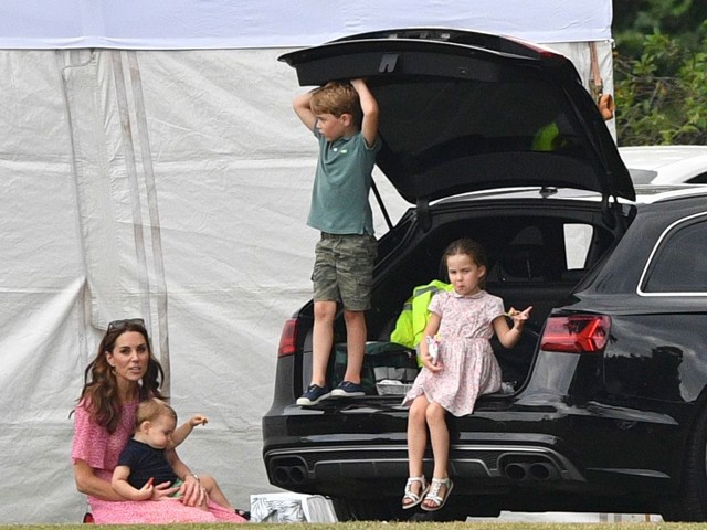 Katalin hercegné és Vilmos herceg mesebeli éve képekben