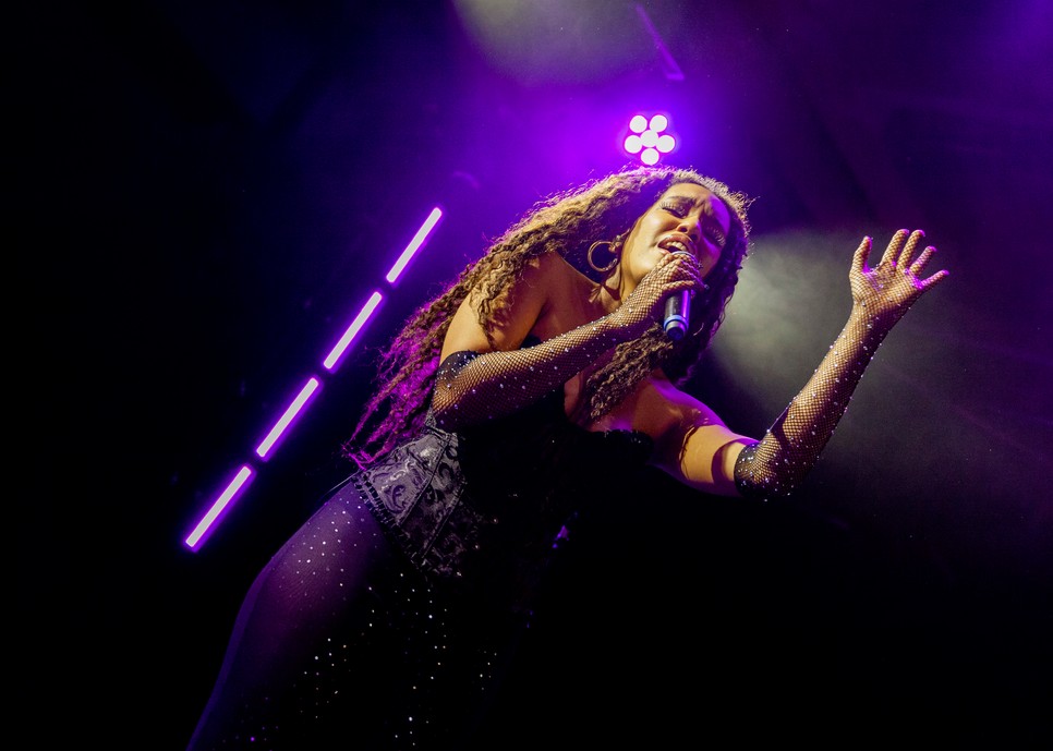 Kollár Dea gyerekkora óta tudatosan készült a zenei pályára, mindig is érezte, hogy a színpadon a helye