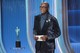 A 77 éves Samuel L. Jackson ma már minden idők egyik legnagyobb színésze, de viszonylag ismeretlen névnek számított Hollywoodban, amikor a Jurassic Parkban Ray Arnoldot, a park főmérnökét alakította. Karakterét végül egy raptor ölte meg, miközben megpróbálta helyreállítani az áramellátást a vidámparkban. 