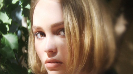 Johnny Depp 15 éves lánya modellbabérokra tör