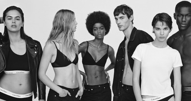 Harminc éves a világ első uniszex illata: így vonultak akkor a kilencvenes évek leghíresebb szupermodelljei a Calvin Klein kifutóján