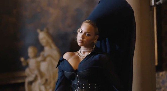 Na kik szerepelnek Jay-Z új klipjében? Hát Beyoncé és Blue Ivy!