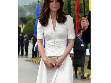 Kate Middleton tökéletes hófehér nyári sikkje