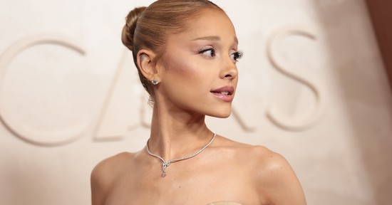 Mint valami álom: Ariana Grande minden idők legkülönlegesebb ruhájában lépett az Oscar vörös szőnyegére