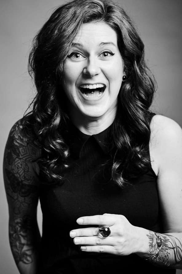 Lóverseny és táskabemutató - Abonyi Alma extrém módon ünnepelte márkája 2. születésnapját