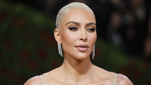 Kim Kardashian rózsaszín Balenciaga Barbie szettjétől szóhoz sem jutunk