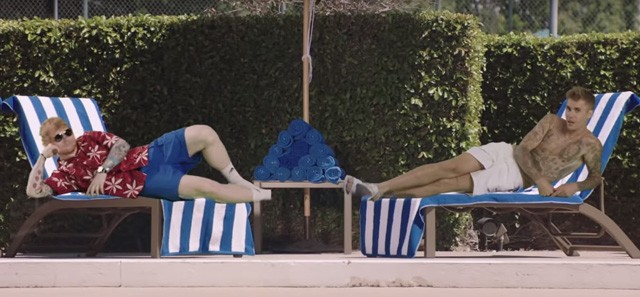 Megjelent az `I Don`t Care` klipje, és Justin Bieber félmeztelen benne!