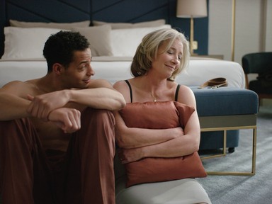 „Nem érdekel, hogy látszanak a szoptatásban elhasznált melleim, akár egy kivilágított színpadon is szexelnék”