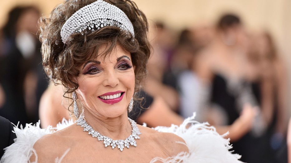 Joan Collins bebizonyítja, hogy a szépség kortalan