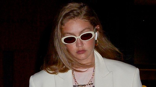 Mint egy időgép: Gigi Hadid szettje 100% nyolcvanas évek