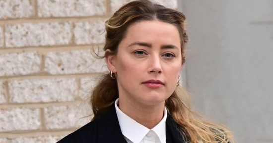 Amber Heard gyönyörű fotóval jelentette be, hogy a legnagyobb titokban ikrei születtek