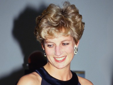 Sosem látott fotók kerültek elő Diana hercegnéről, alig ismerünk rá a képeken